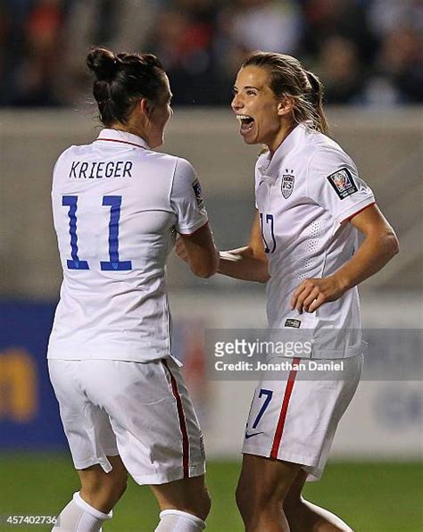 4,810 Tobin Heath Photos & High Res Pictures